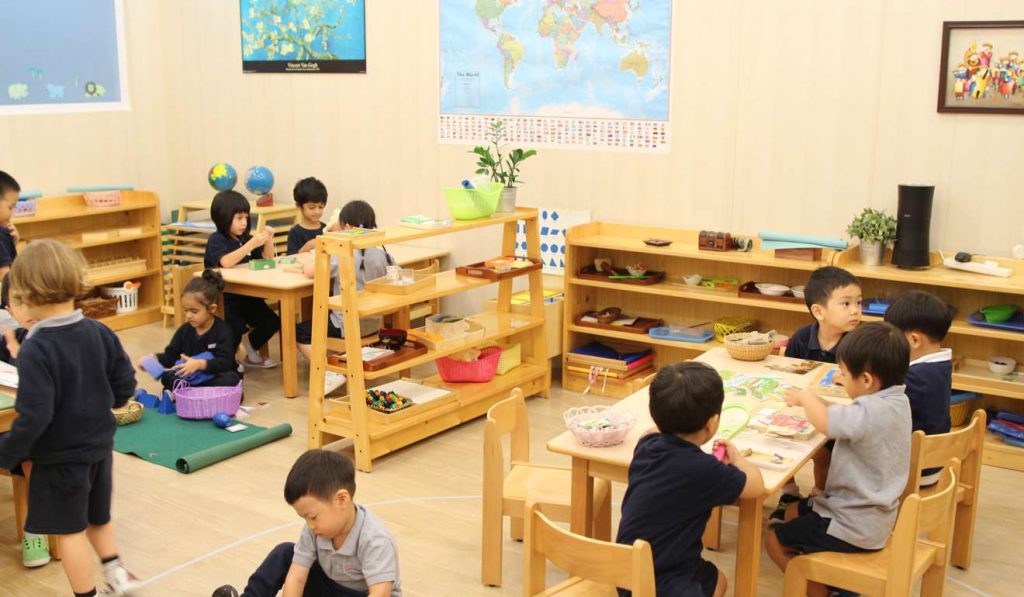 Nhược-điểm-của-phương-pháp-Montessori-Tốn-kém-tài-chính